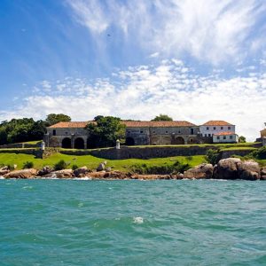 Passeio Escuna em Gov. Celso Ramos + Passeio de praias - Domingo dia 08 de março