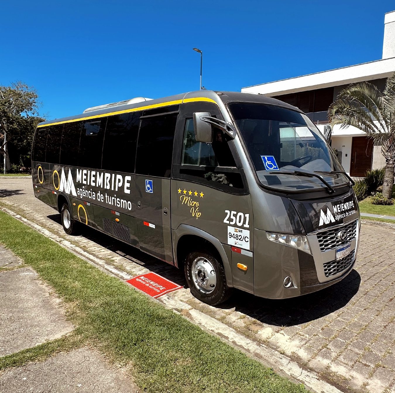 Aluguel de micro ônibus para viagens e eventos